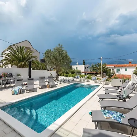 5 Km From S Center * Trogir