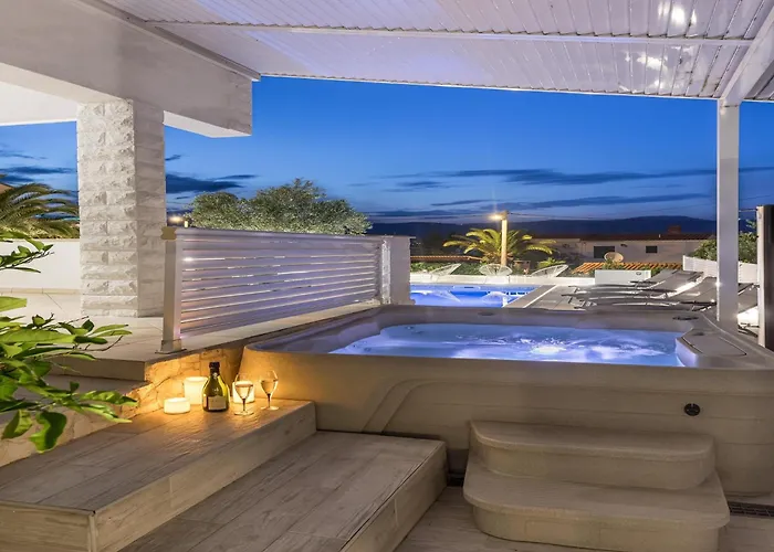 5 Km From S Center Apartamento Trogir