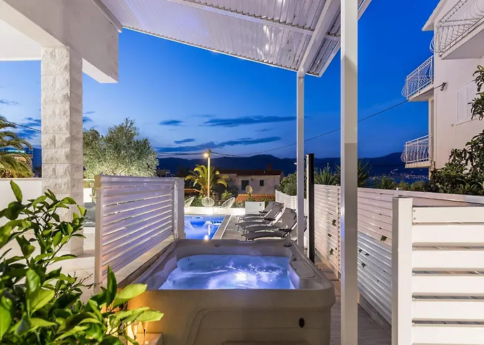 5 Km From S Center Trogir