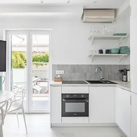 5 Km From S Center 트로기르