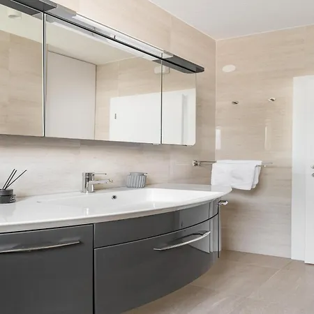 아파트 5 Km From S Center