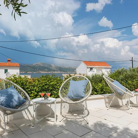 5 Km From S Center * 트로기르