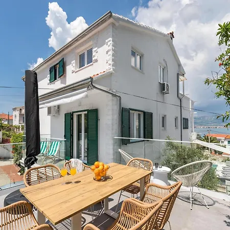 5 Km From S Center 아파트 *