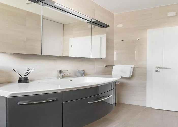 Apartment 5 Km From S Center