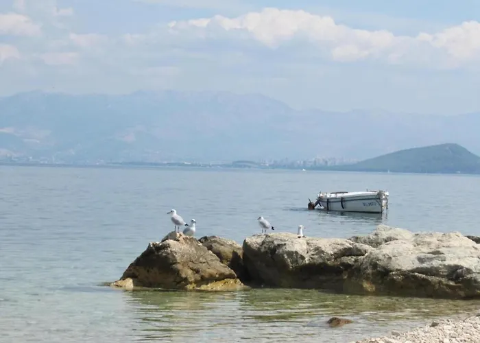 5 Km From S Center Apartment Trogir
